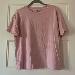Old Navy women’s pink vintage crop style t-shirt
